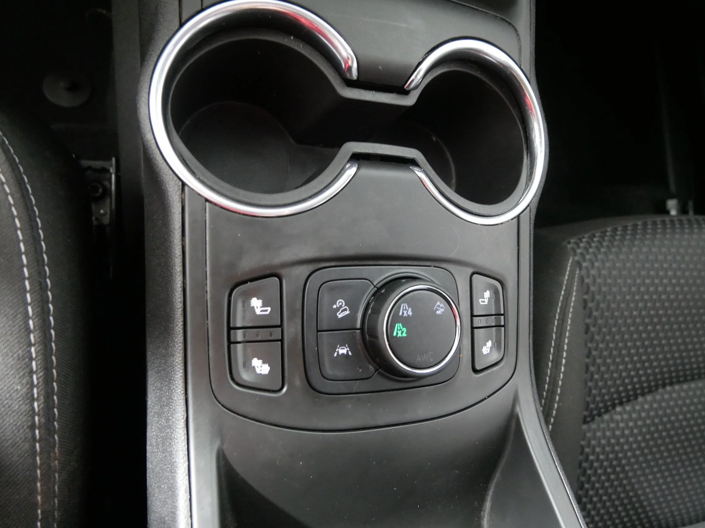 Used 2023 Desert Sand Metallic GMC SLE image 29