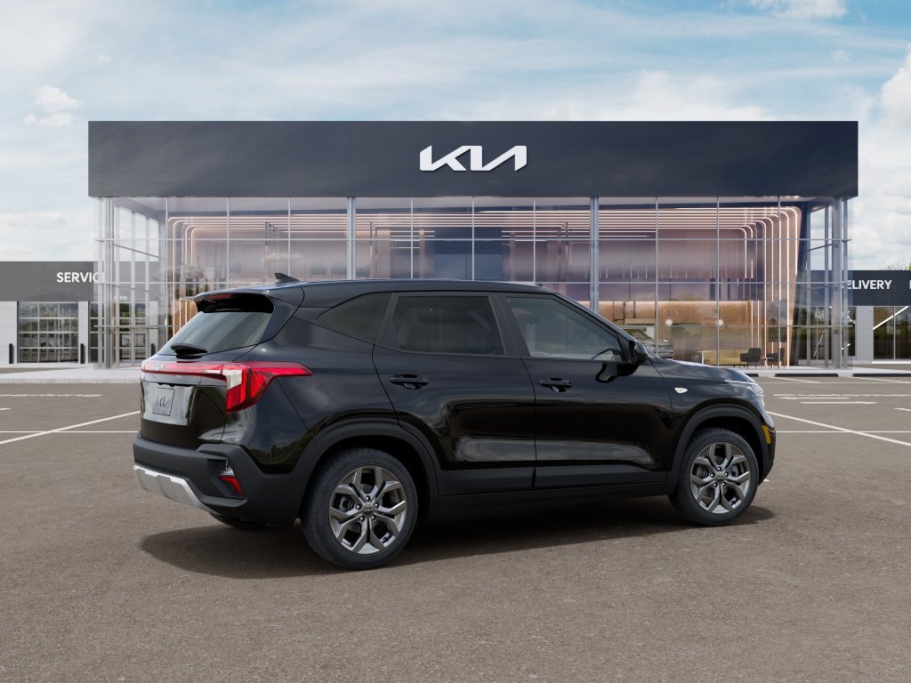 New 2026 Fusion Black Kia LX image 6