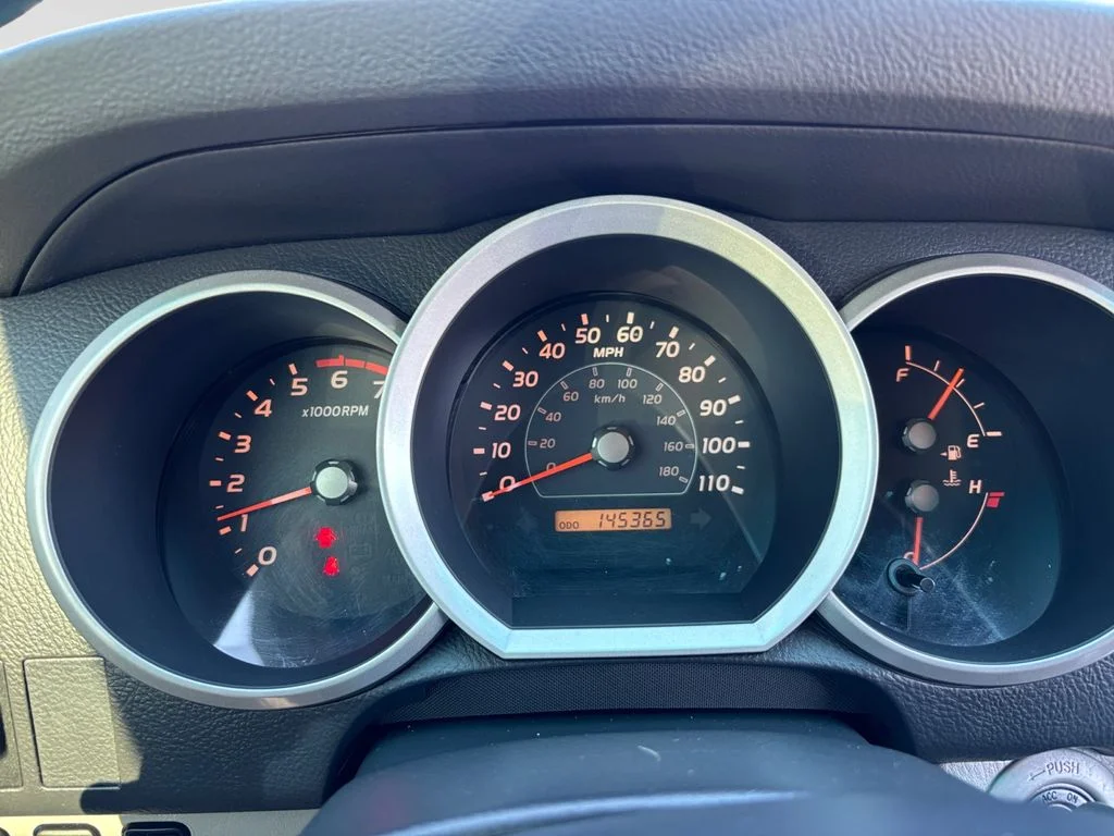Used 2008 Silver Toyota SR5 image 16