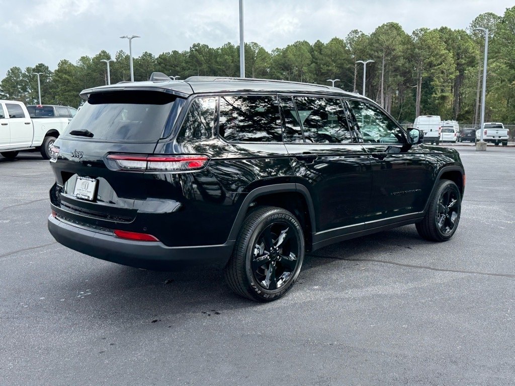 2025 Jeep Grand Cherokee Altitude X photo 3