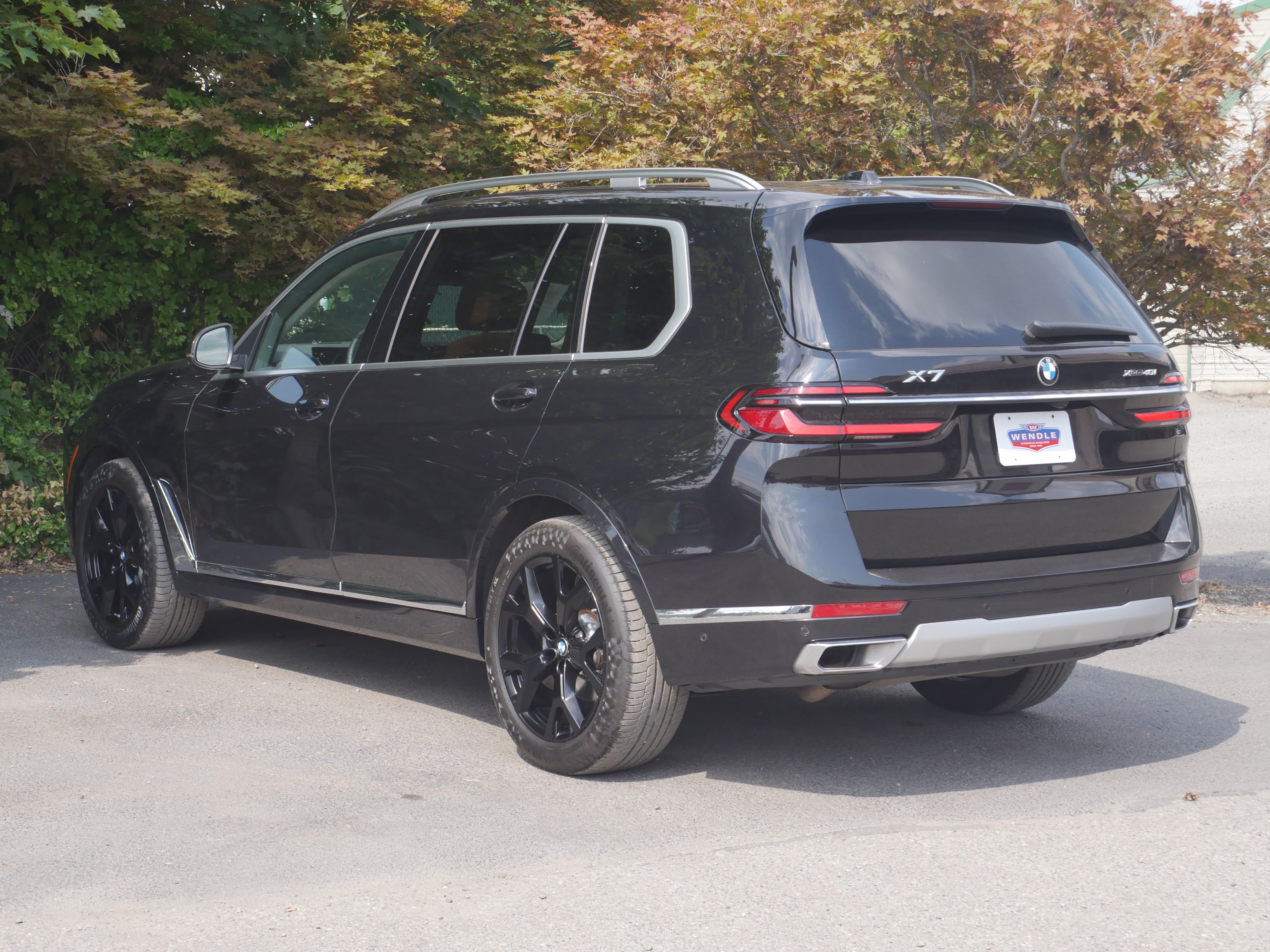 Used 2023 Carbon Black Metallic BMW xDrive40i image 20