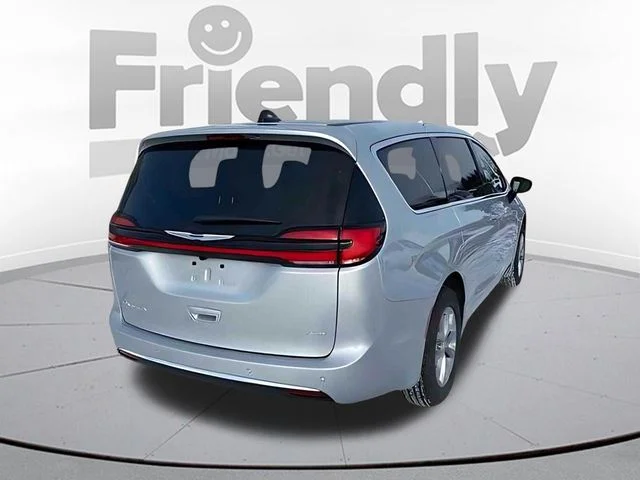 New 2026 Silver Mist Clear-Coat Exterior Paint Chrysler Select image 5