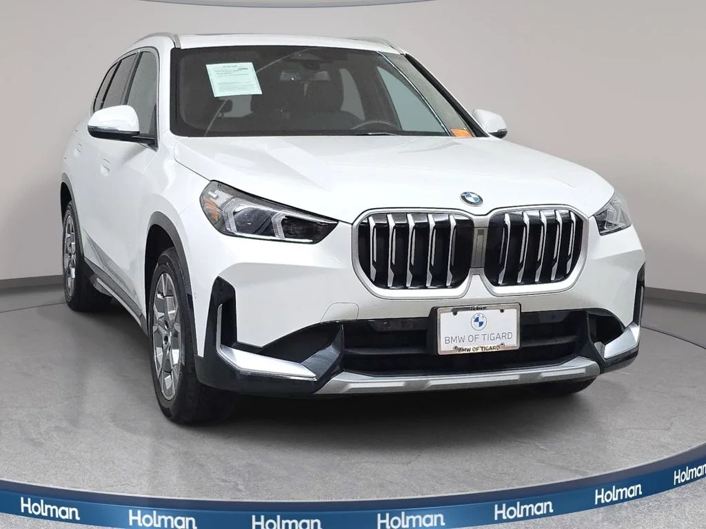 Used 2025 Alpine White BMW xDrive28i image 3