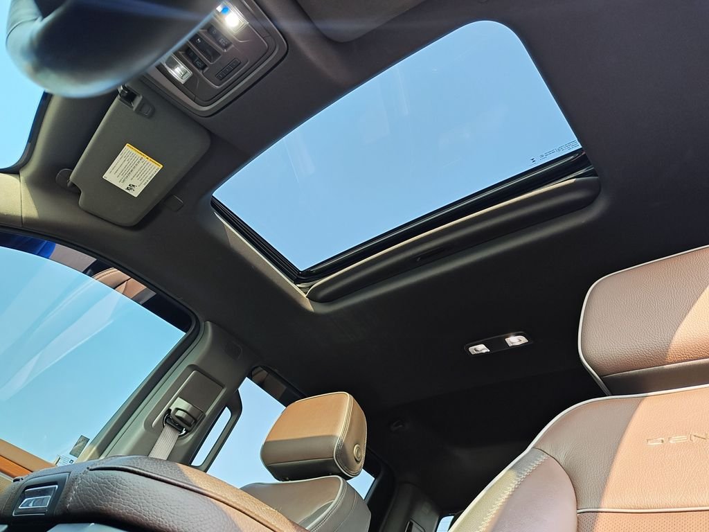 Used 2024 White GMC Denali image 24