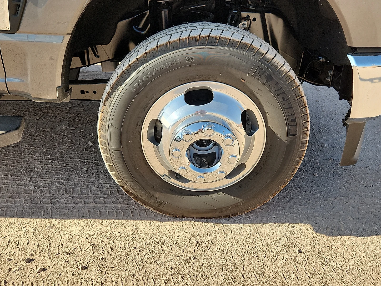 New 2026 Carbonized Gray Metallic Ford Lariat image 9