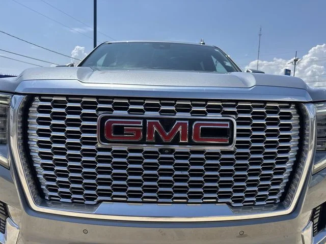 Used 2024 Silver GMC Denali image 3