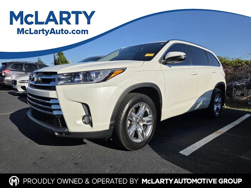Used 2017 Blizzard Pearl TOYOTA  image 1