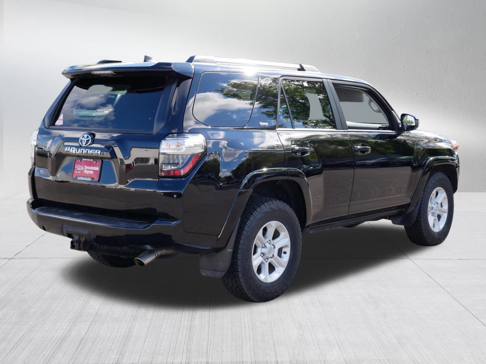 Used 2023 Midnight Black Metallic Toyota SR5 image 7