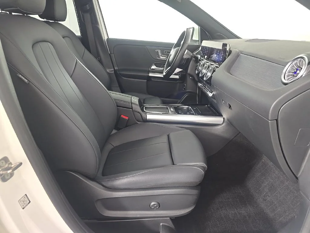 Used 2025 White Mercedes-Benz GLA 250 image 8