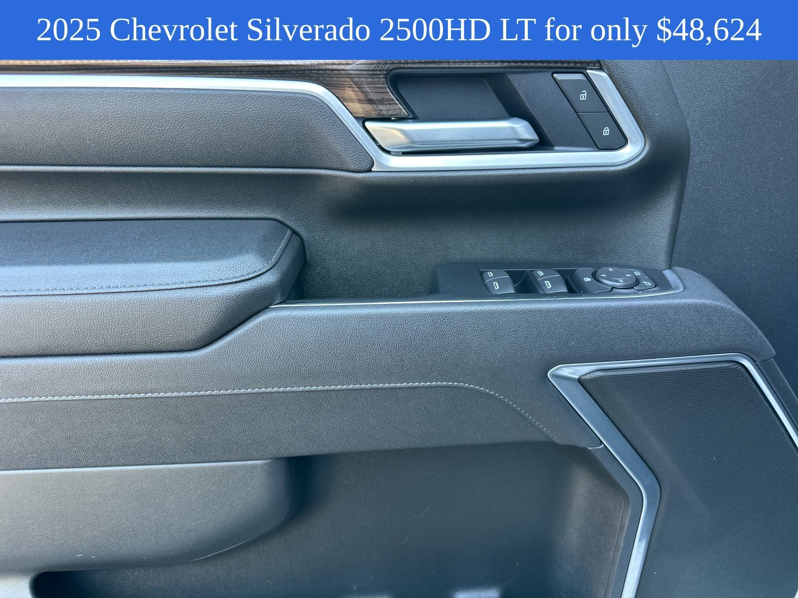 Used 2025 Summit White Chevrolet LT image 12
