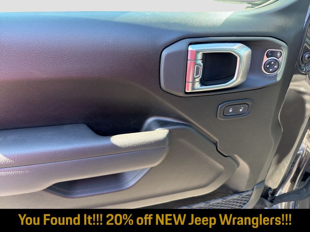 New 2026 Granite Crystal Metallic Clearcoat Jeep Sport S image 32