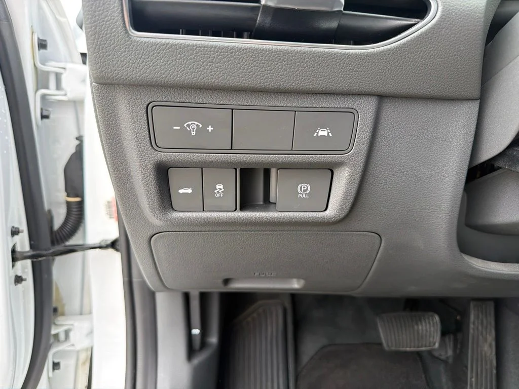 Used 2020 Gray Hyundai SEL image 8