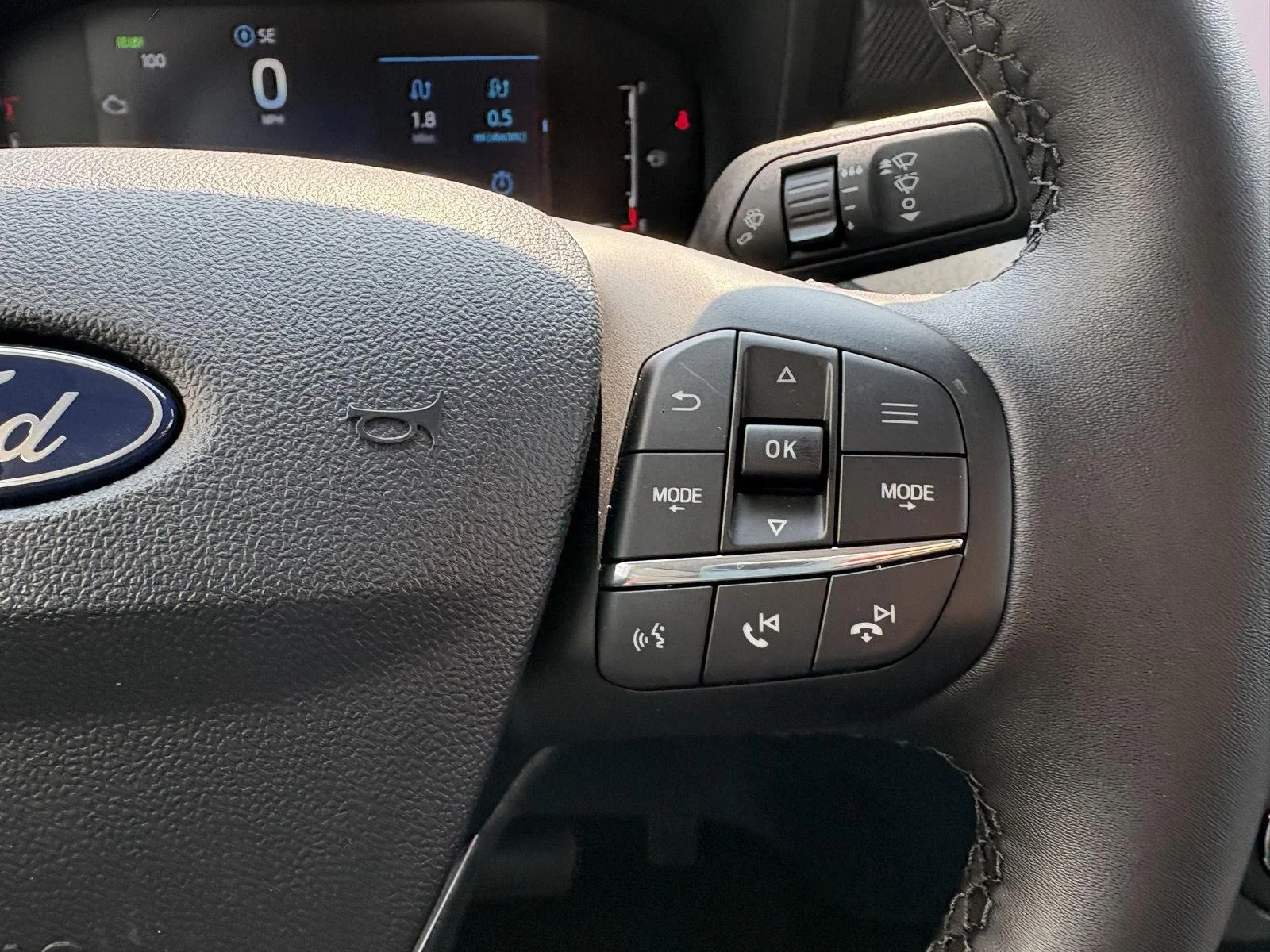 New 2026 Carbonized Gray Metallic Ford XLT image 12