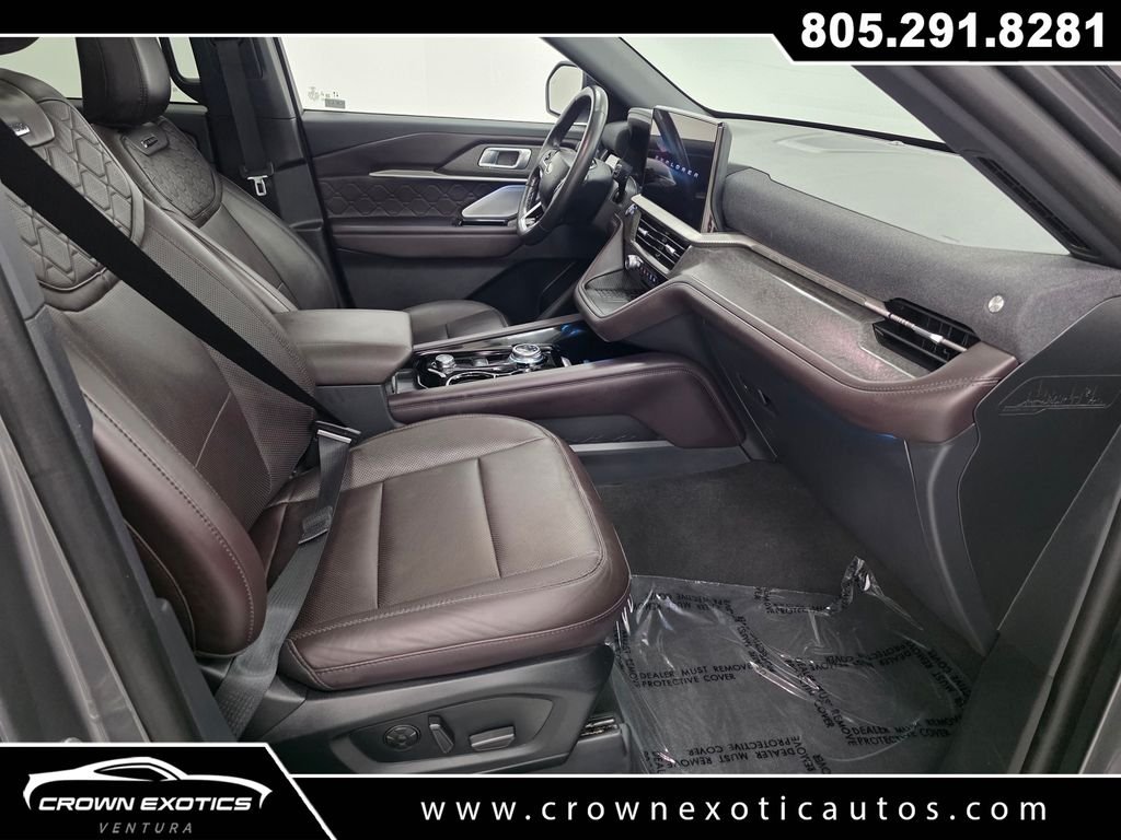 Used 2025 Gray Ford Platinum image 11