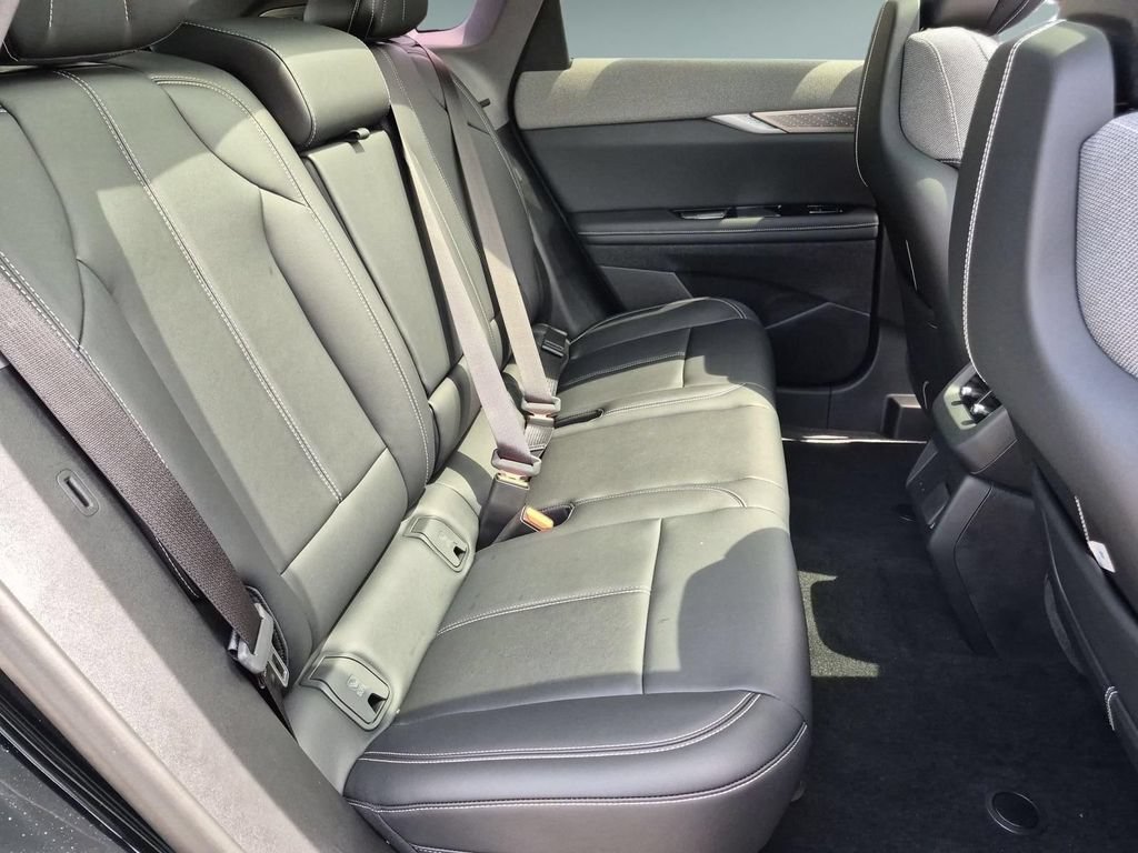 2027 Cadillac OPTIQ Luxury - Photo 26