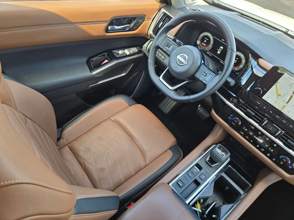 Used 2025 White Nissan Platinum image 19