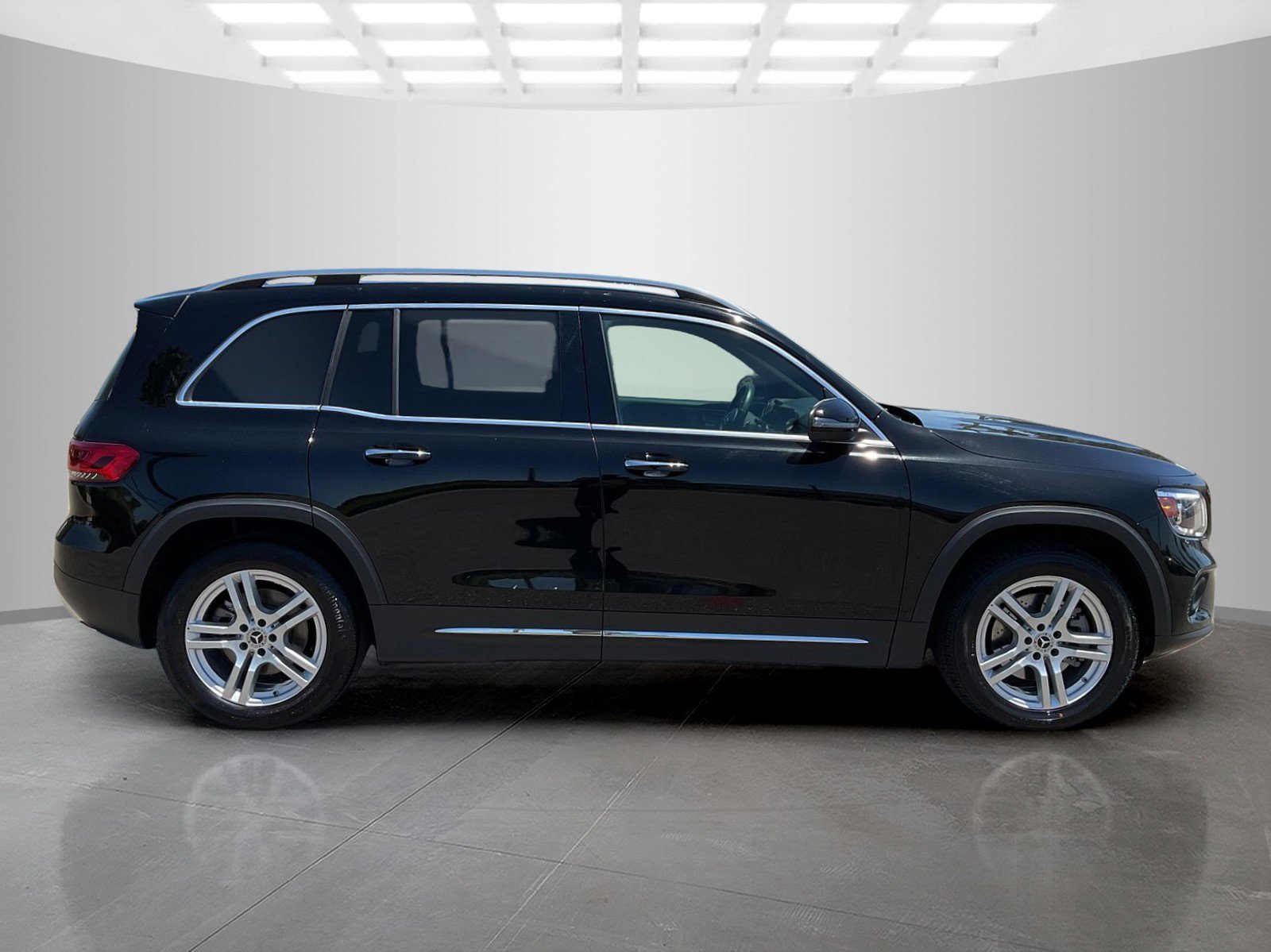 Used 2023 Black Mercedes-Benz GLB 250 image 6