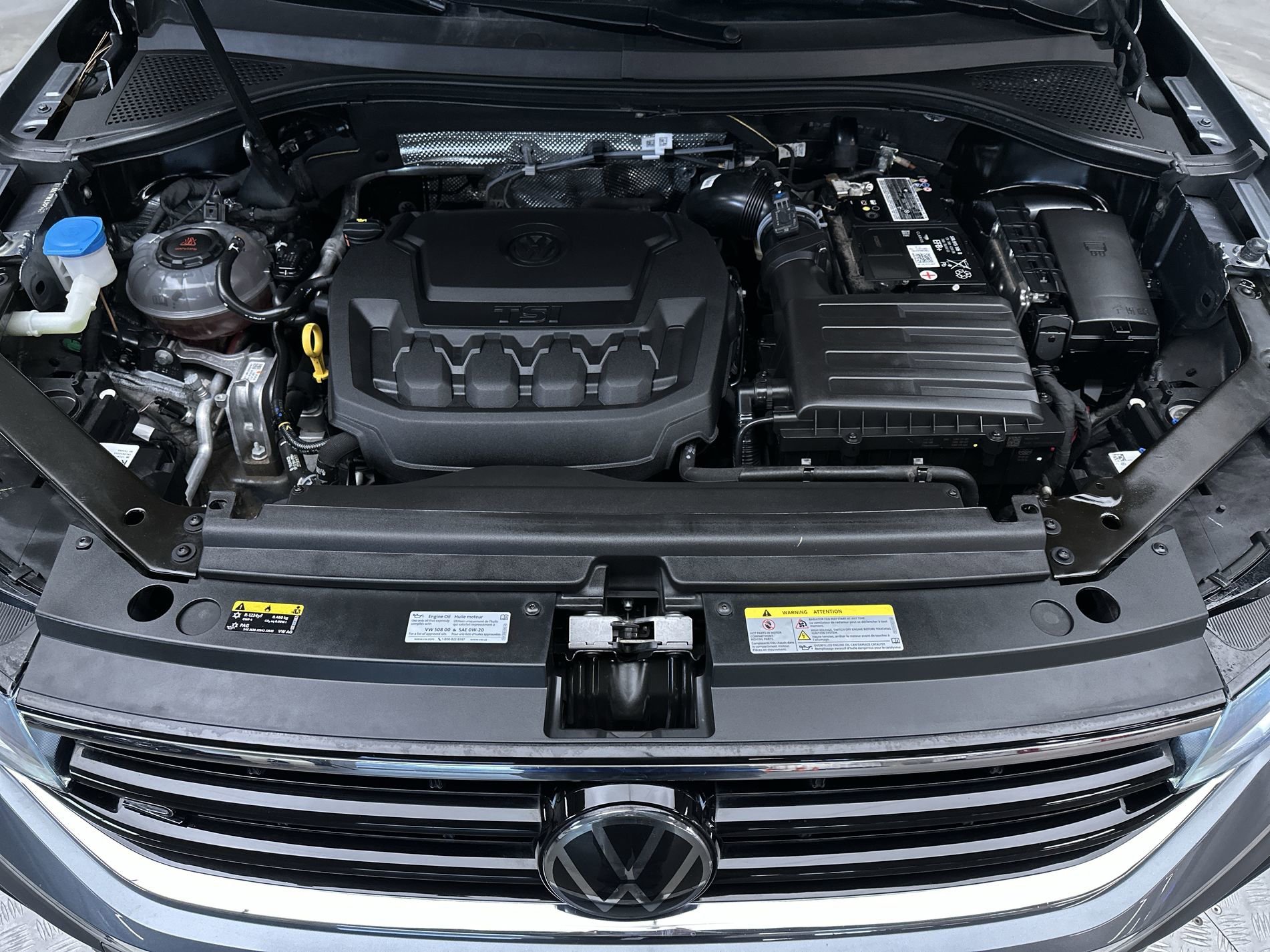 Used 2023 Gray Volkswagen SE R-Line Black image 28