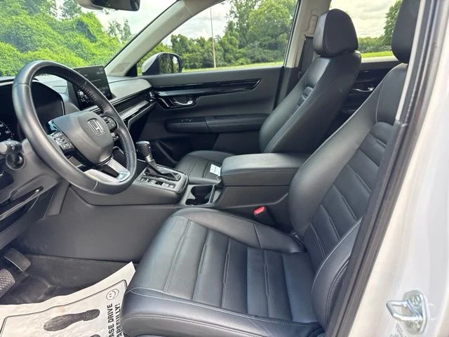 Used 2025 White Honda EX-L image 17