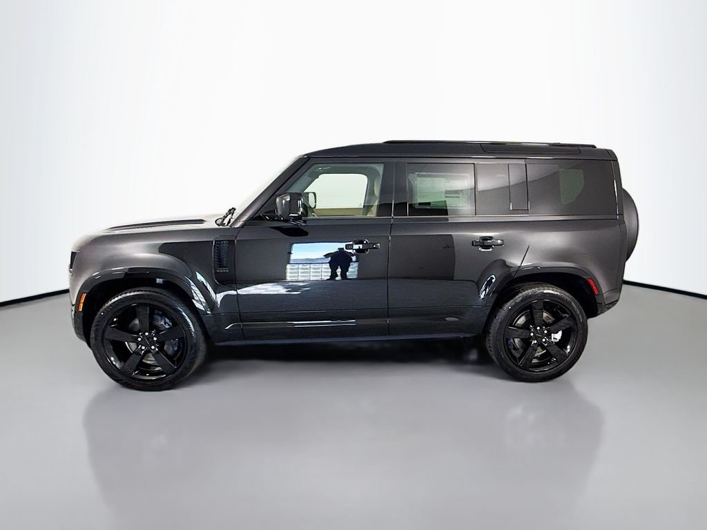 New 2026 Santorini Black LAND ROVER X-Dynamic SE image 2