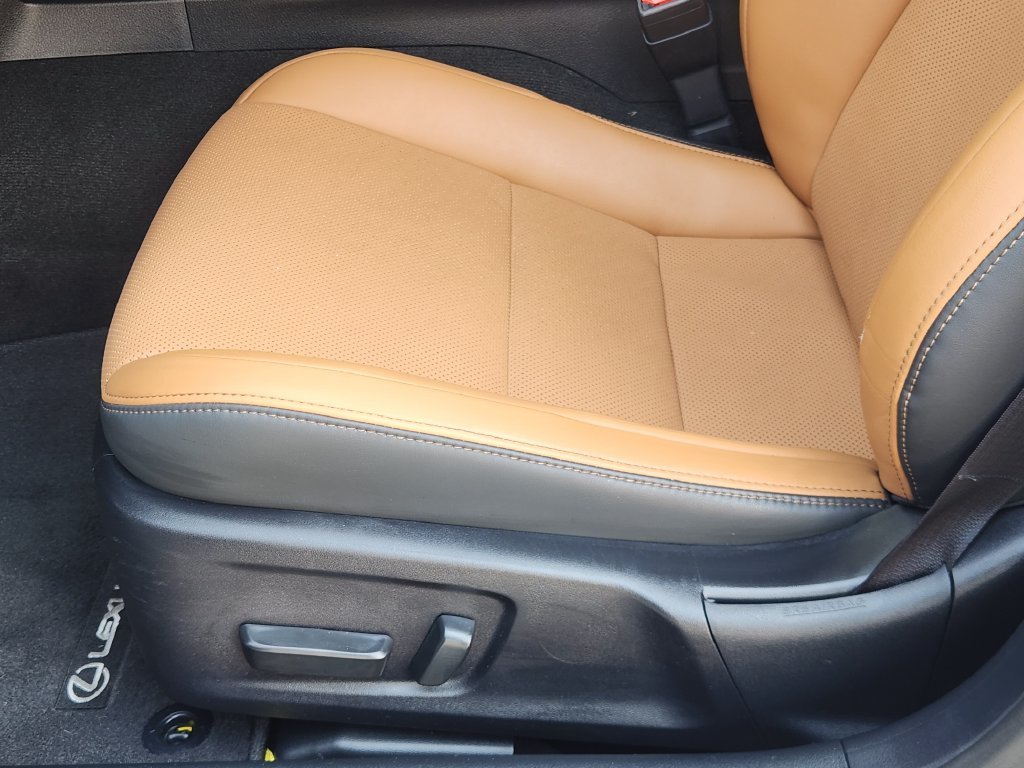 Certified Used 2024 Iridium Lexus 300 image 24