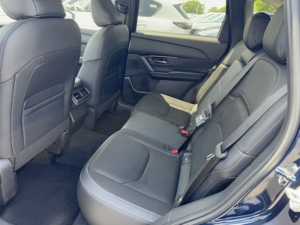 New 2026 Navy Blue Mica Mazda 2.5 S Select AWD image 10