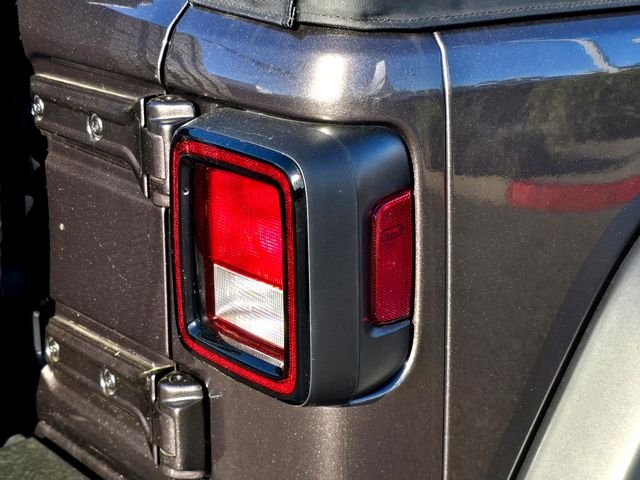 New 2026 Granite Crystal Metallic Clear-Coat Exterior Paint Jeep Sport image 28