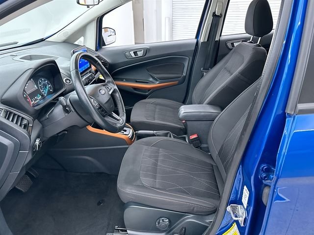 Used 2021 Blue Ford SE image 9
