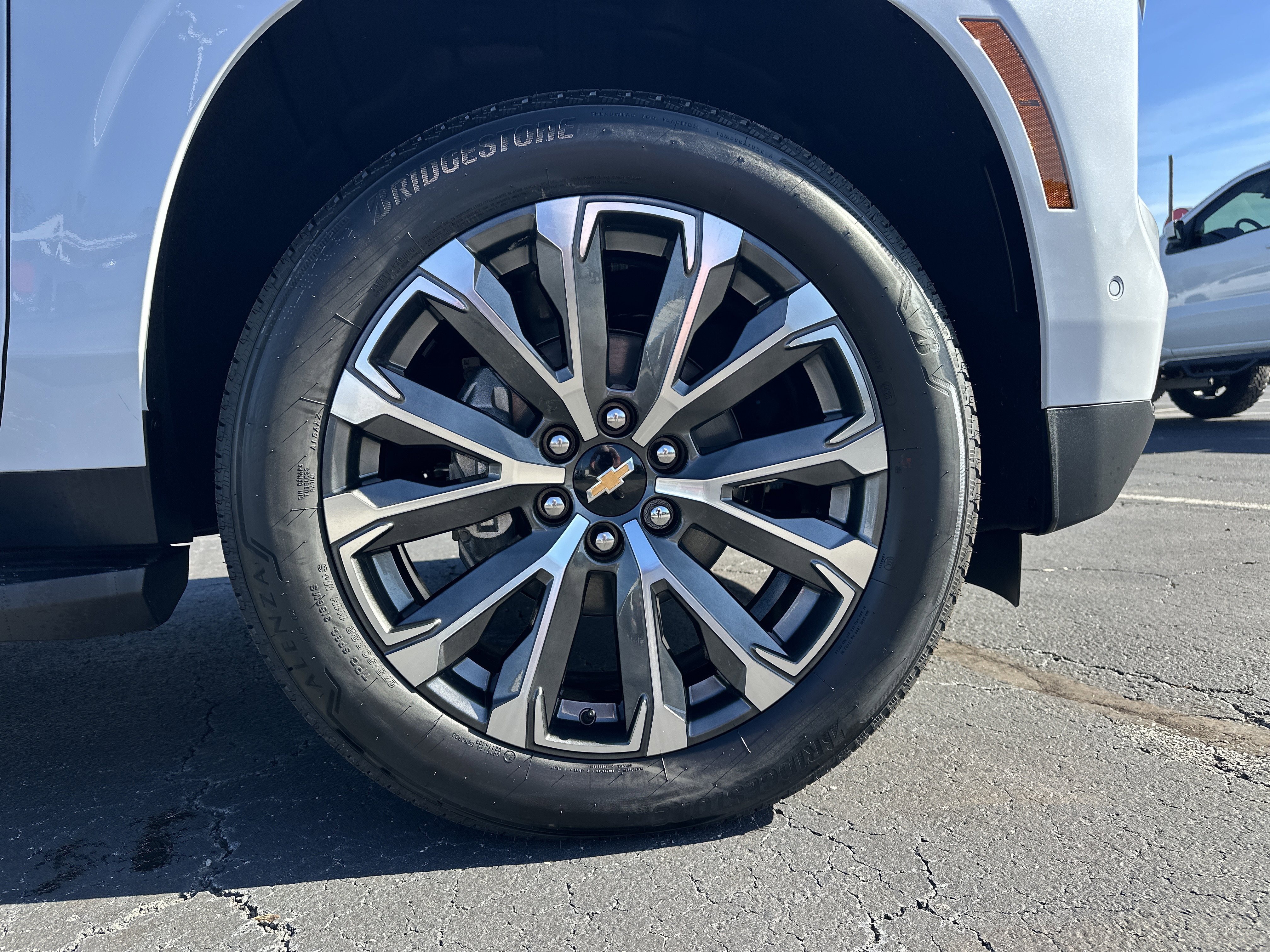 2026 Chevrolet Suburban High Country - Photo 13
