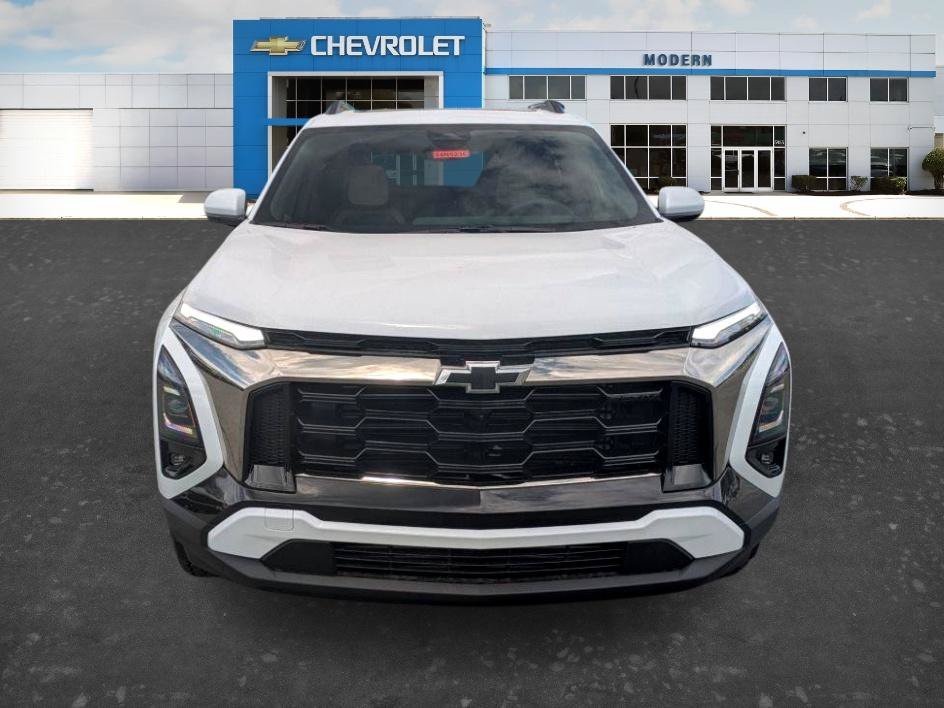 New 2026 Polar White Tricoat Chevrolet ACTIV image 8