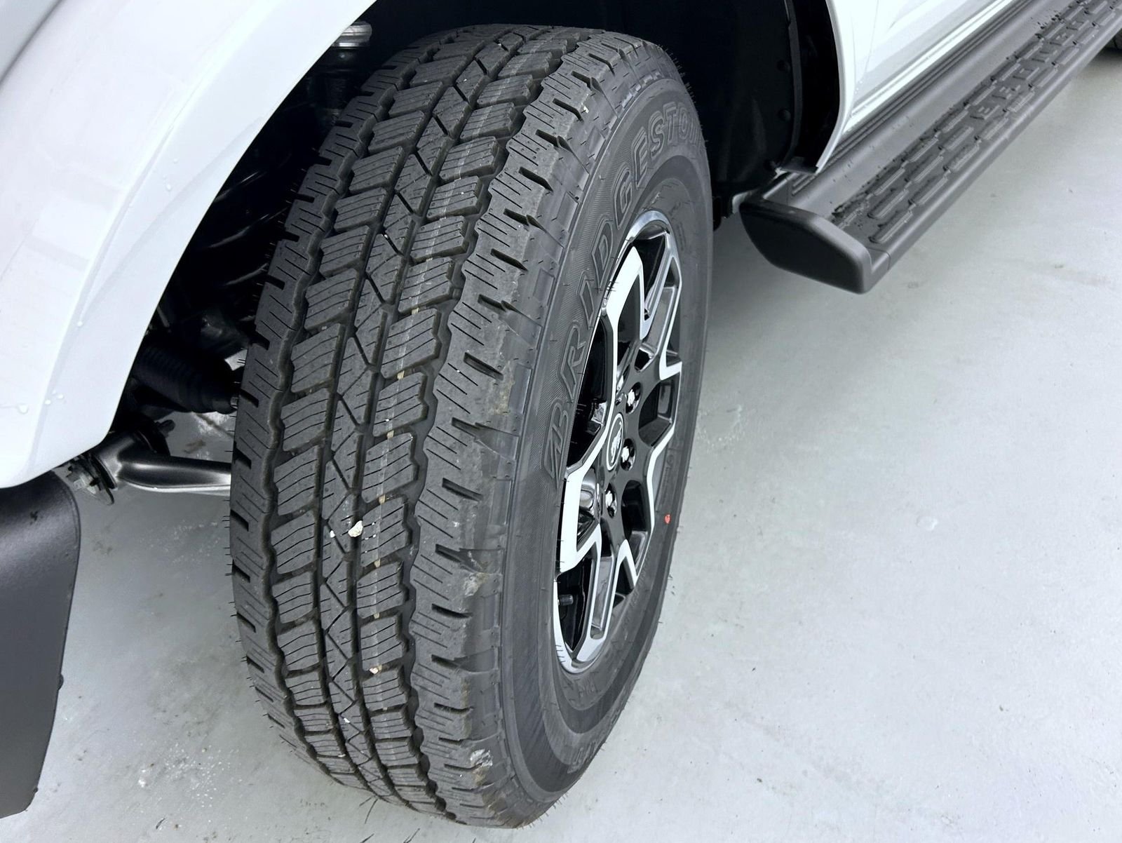 New 2026 Avalanche Gray Ford Outer Banks image 24