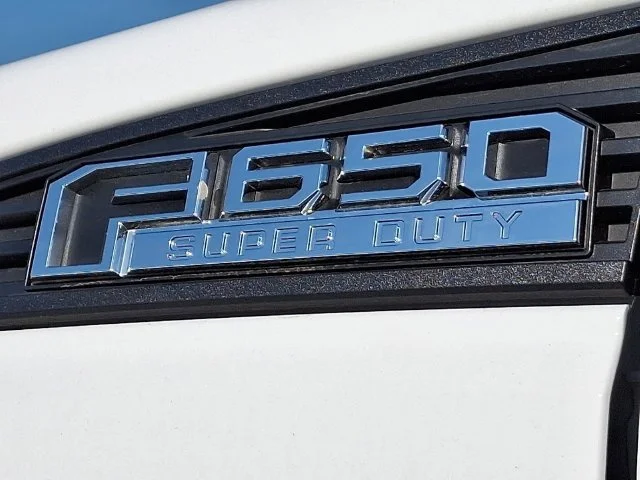New 2026 Oxford White Ford Base image 15