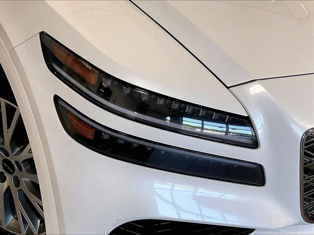 Used 2025 White Genesis 2.5T image 32