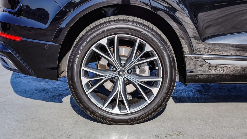 Used 2023 Black Metallic Audi 55 Premium Plus image 12