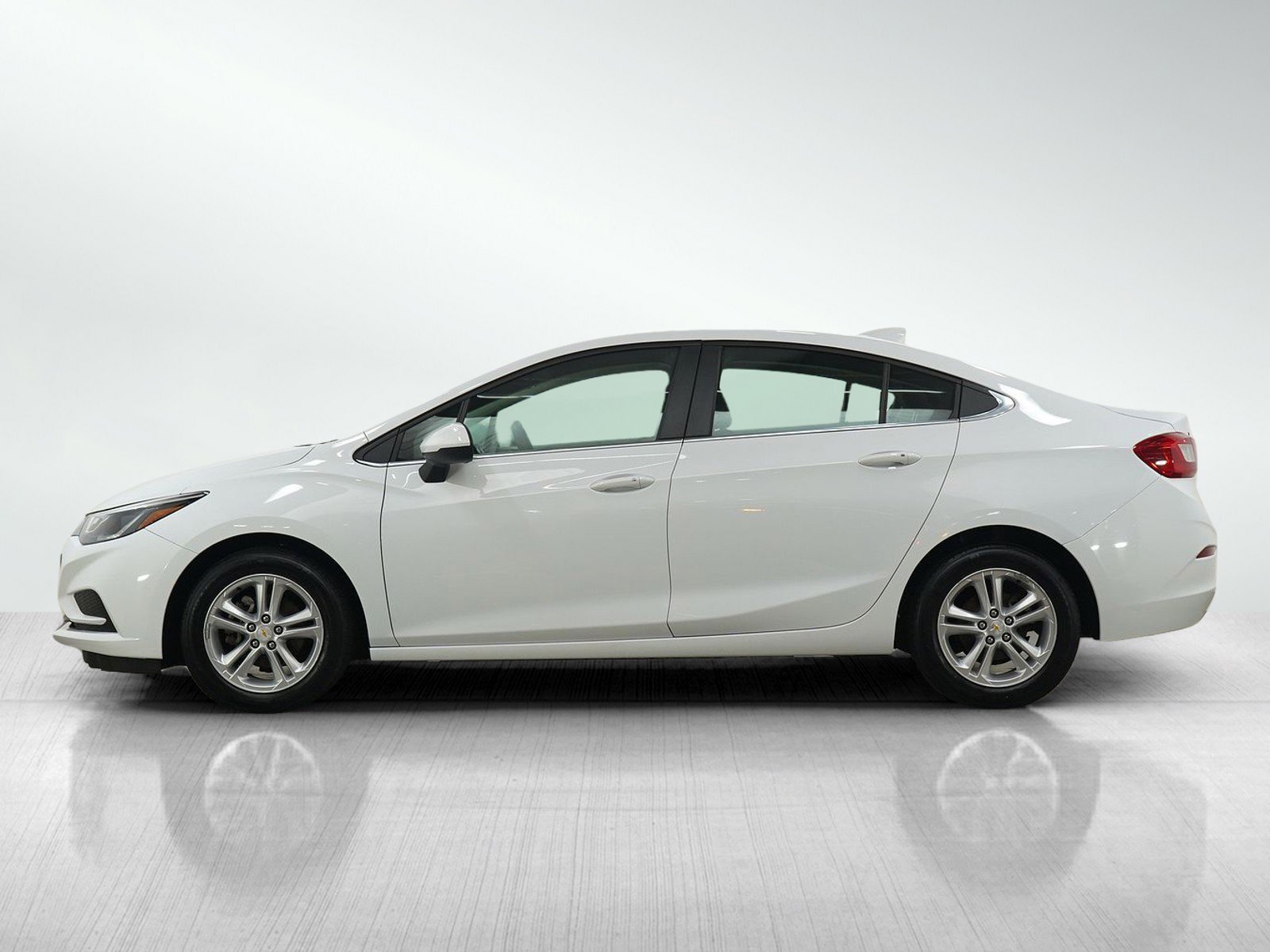 Used 2017 Chevrolet Cruze LT with VIN 1G1BE5SM2H7188216 for sale in Burnsville, Minnesota
