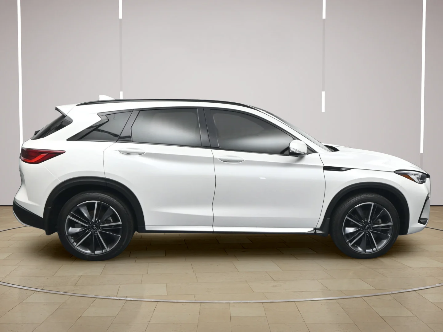 Used 2024 Radiant White INFINITI SPORT image 8