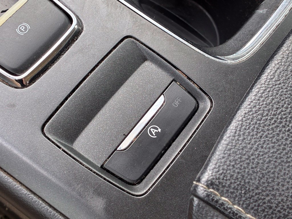 Used 2018 Gold Ford SE image 22