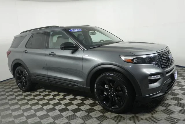 Certified Used 2023 Carbonized Gray Metallic Ford ST-Line image 2
