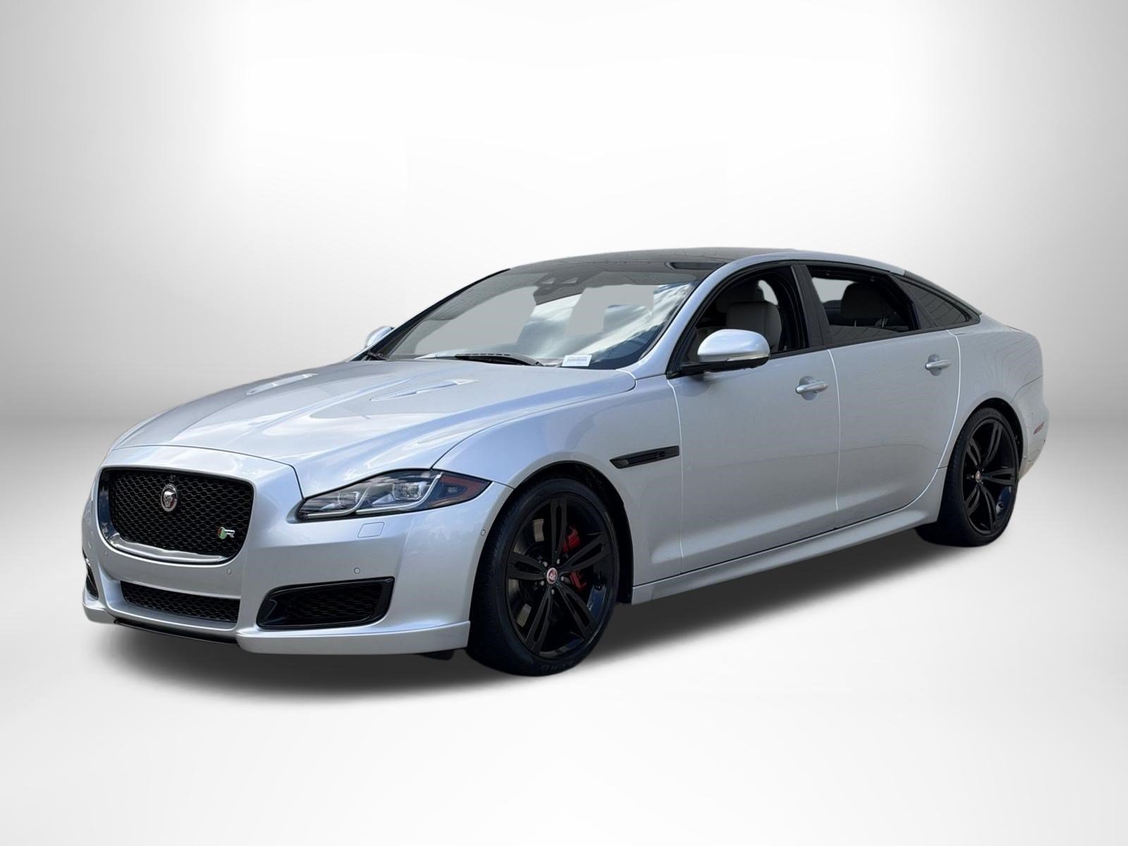 Used 2019 Silver Jaguar 575 image 7
