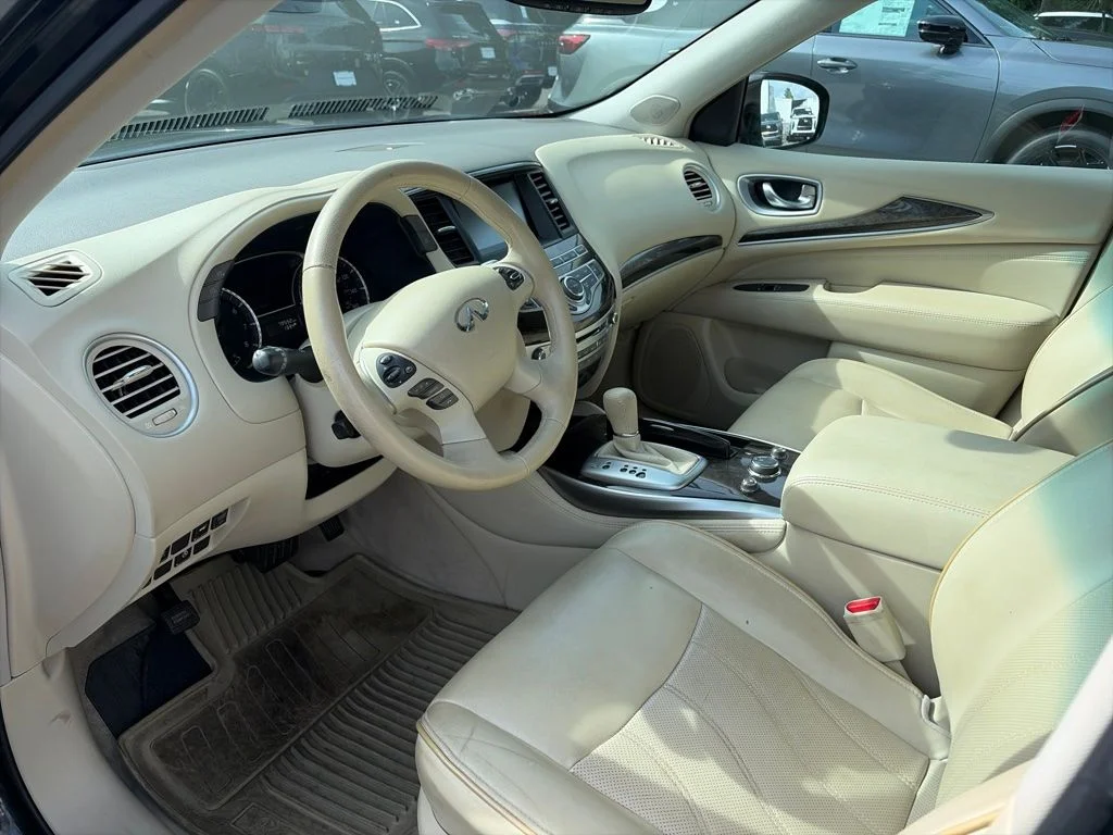 Used 2014 Black Obsidian INFINITI Base image 4
