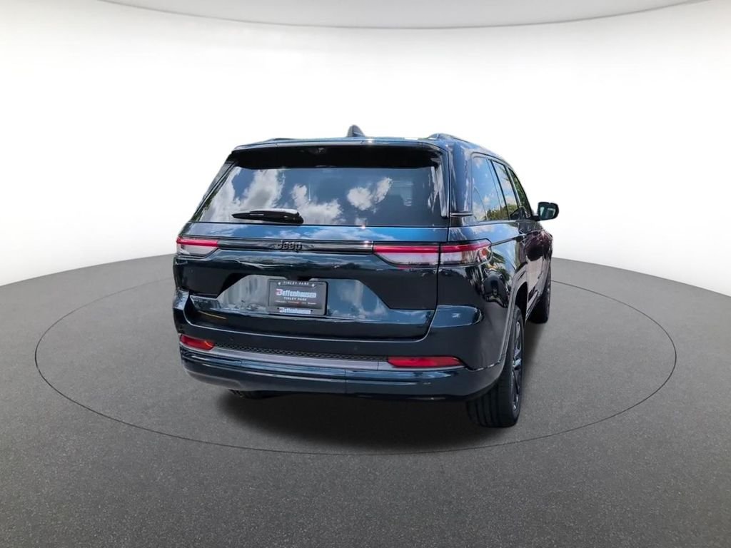 New 2026 Fathom Blue Pearl-Coat Exterior Paint Jeep Limited Reserve image 6