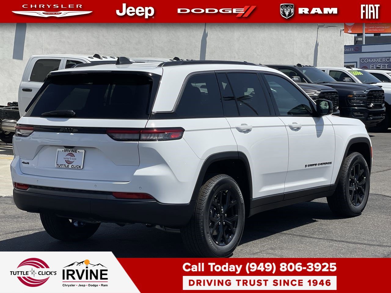 New 2026 Bright White Clear-Coat Exterior Paint Jeep Laredo Altitude image 6