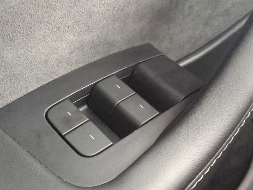 2023 Tesla Model Y Long Range - Photo 31