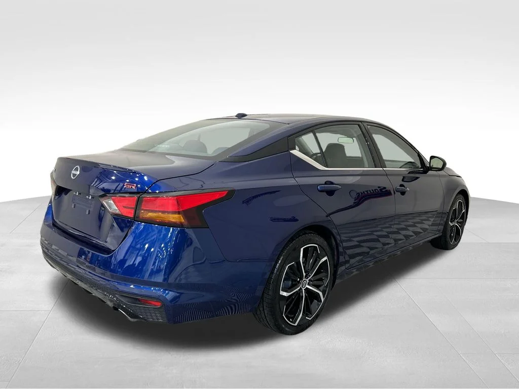 Used 2024 Blue Nissan 2.5 SR image 5