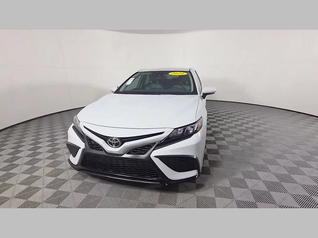 Used 2024 Ice Toyota SE image 52