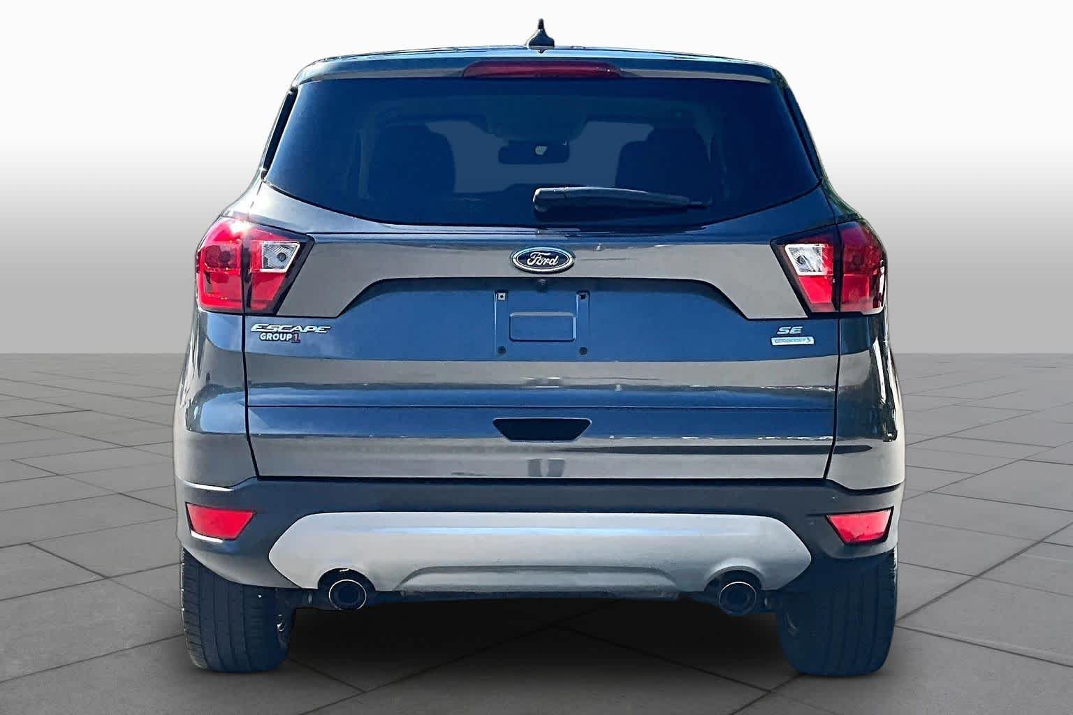 Used 2019 Magnetic Metallic Ford SE image 5