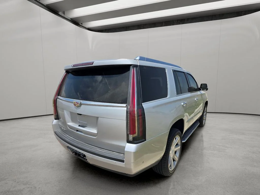 Used 2019 Radiant Silver Metallic Cadillac Luxury image 5