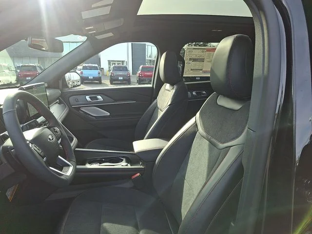 New 2026 Agate Black Metallic Ford ST image 9