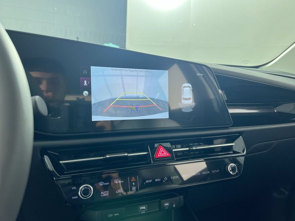 New 2026 Snow White Pearl Kia EX image 25