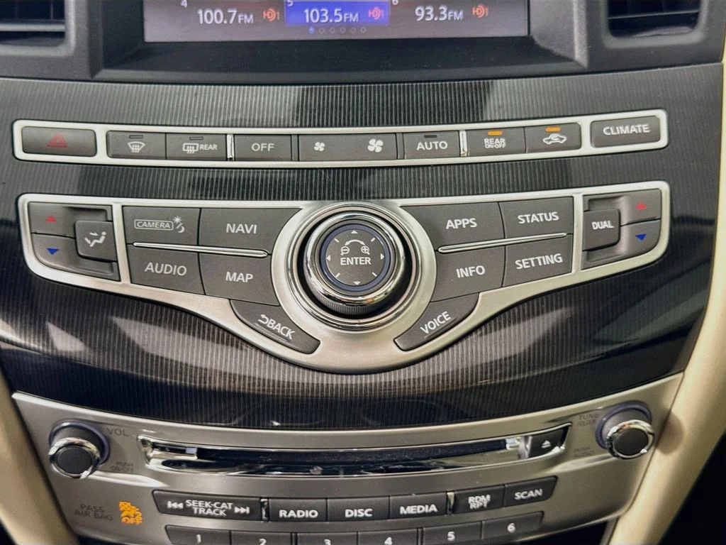 Used 2019 Majestic White INFINITI LUXE image 20